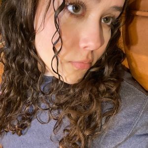 Meet your Posher, Daniela